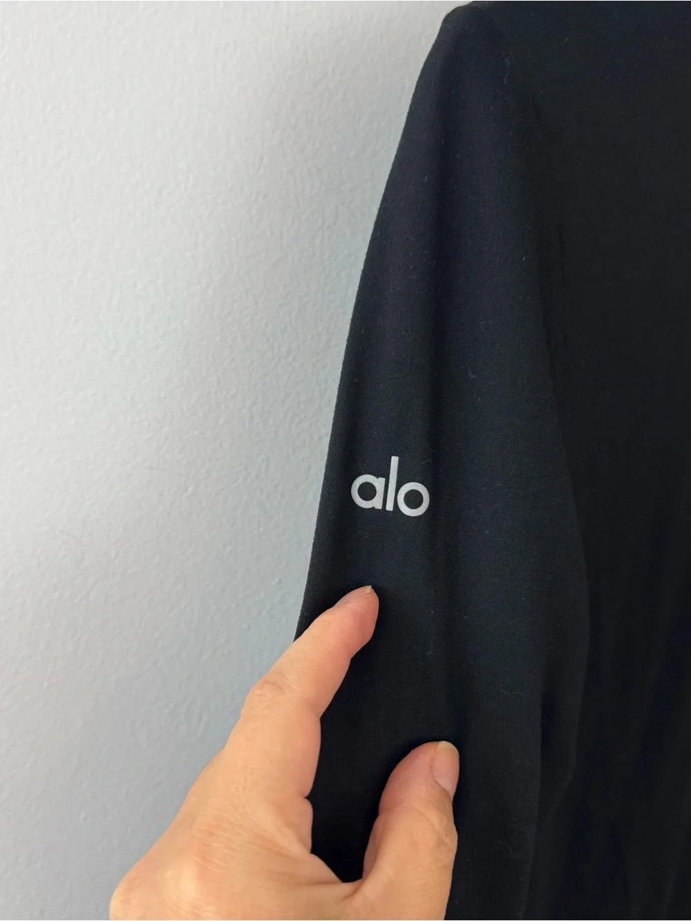 Alo Yoga Black Long-Sleeve Crewneck Top